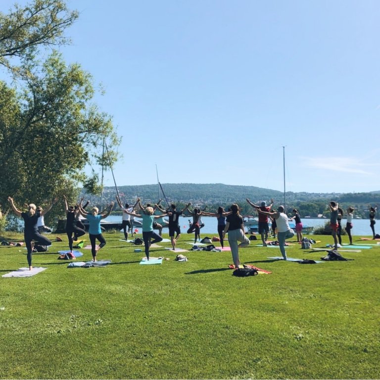 Yoga in the park in Zurich